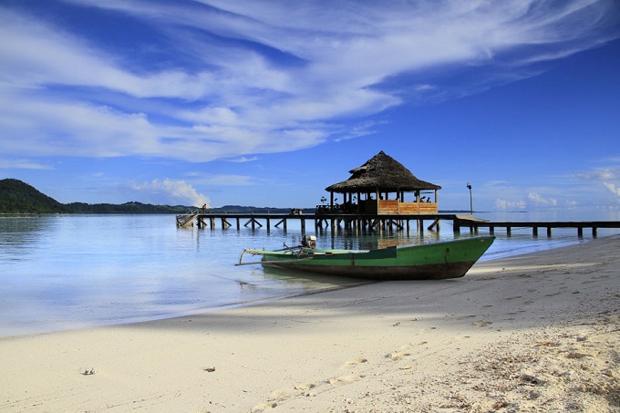 4 Tips Liburan ke  Pantai  Ora Maluku Skyscanner Indonesia